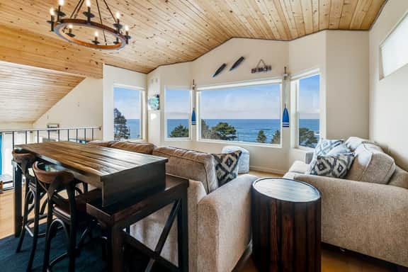Luxury Dog Friendly Home with Ocean Views Gas Fireplace Jetted Tub Deck