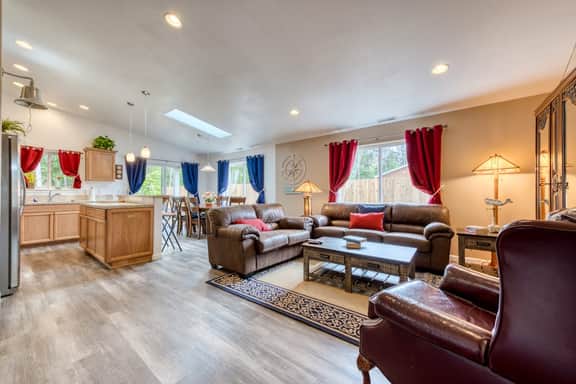 Newly built dog friendly house near the beach with private grill and patio