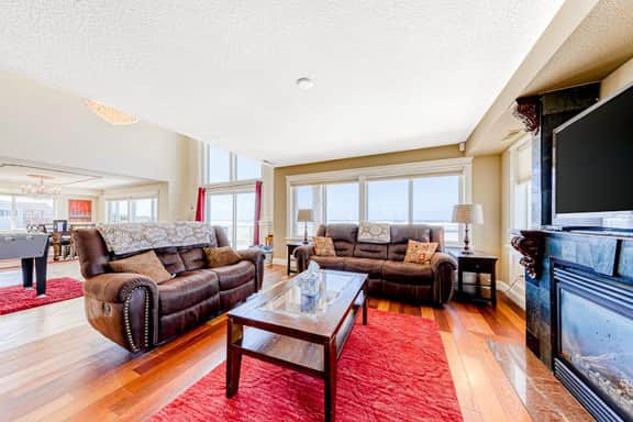 Oceanfront Home with Private Hot Tub and Amazing Beach Views Dogs Welcome