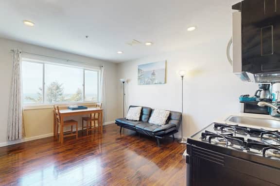 Romantic Ocean View Suite with Easy Beach Access Dog Friendly