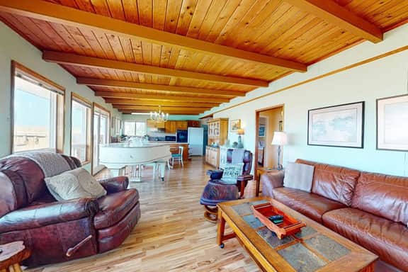 Oceanfront dog friendly home with washer dryer and fireplace