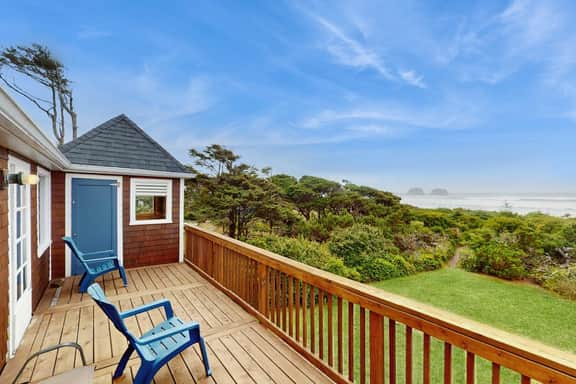 McKinnon's beach house oceanfront with beach views deck patio and fireplace dog friendly