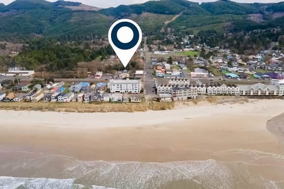 Coastal Paradise Awaits Spacious Retreat with Firepit and Entertainment - Image 4