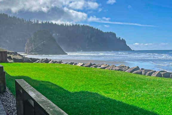 Oceanfront ground level condo with fireplace and updated kitchen dog friendly