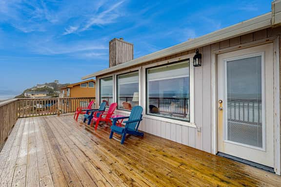 Dog friendly home with oceanfront location and fireplace walk to the beach