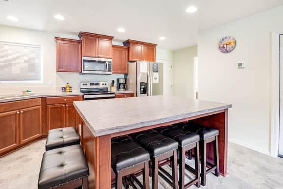 Large and convenient duplex suite with central AC and with D walk 1 minute to beach