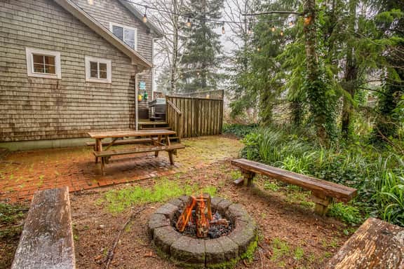 Inviting house near the beach with private hot tub and game room