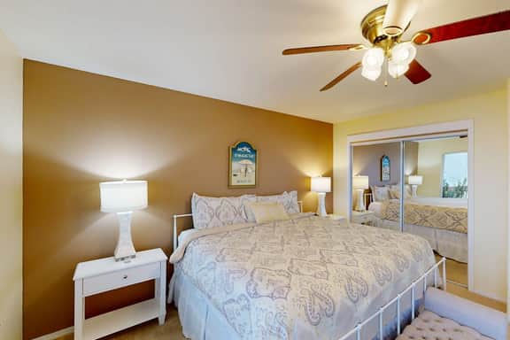 Dog friendly house with ocean view and entertainment walk to beach