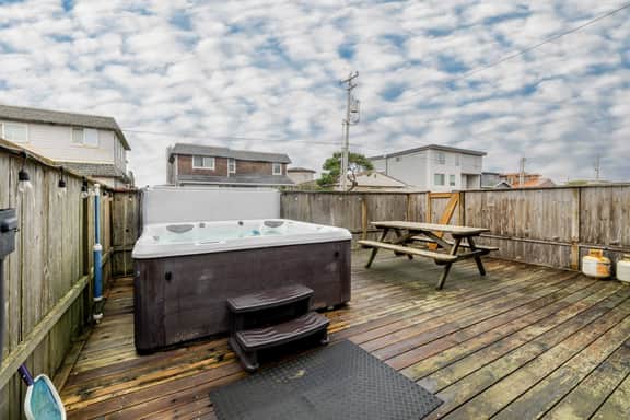 Ocean View Home with Rec Room Rock Wall and Private Hot Tub A Block From Beach - Image 2