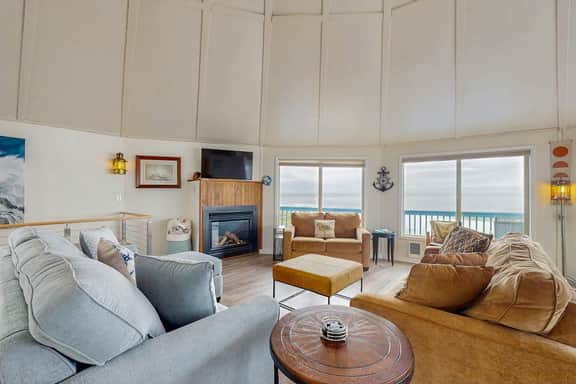 Dog friendly oceanfront home with private hot tub sauna and incredible view - Image 4