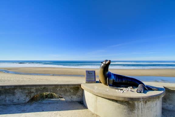 Upper Level Condo with Private Balcony and Nearby Beach Access Dog Friendly