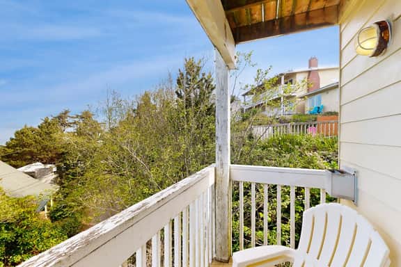 Dog Friendly Condo with Ocean Views Easy Beach Access and Free WiFi