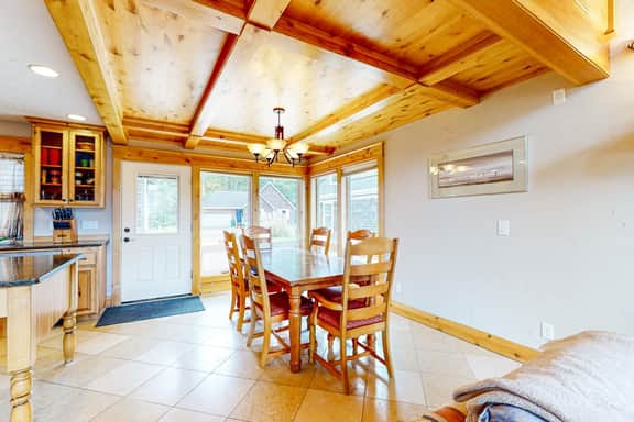 Oasis on the coast with easy beach access and woodstove