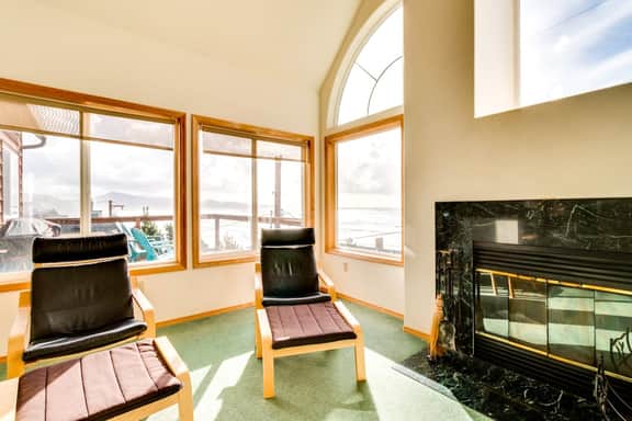 Relaxing Bayfront Home with Ocean Views and Easy Beach Access