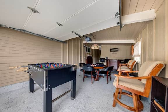 Snazzy home near the beach with private hot tub patio and grill