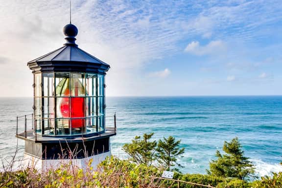 Hillside home with exceptional ocean view near the beach dog friendly
