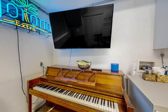 Gorgeous Ocean Views Private Hot Tub Game Room WiFi Patio and Washer Dryer