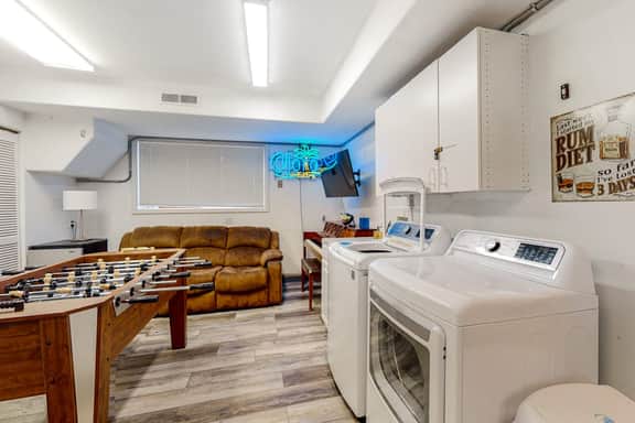 Gorgeous Ocean Views Private Hot Tub Game Room WiFi Patio and Washer Dryer