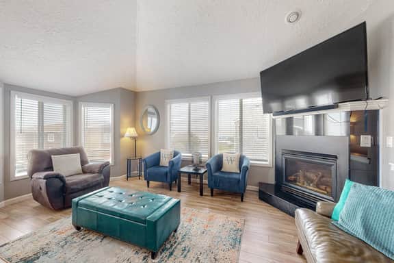 Gorgeous Ocean Views Private Hot Tub Game Room WiFi Patio and Washer Dryer - Image 2