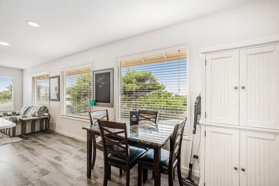 Oceanfront dog friendly home with sunny deck ocean view and washer dryer