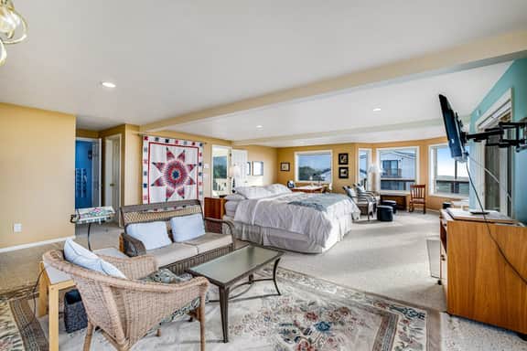 Oceanfront Home with Incredible Views Patio Deck and WiFi Steps to the Beach