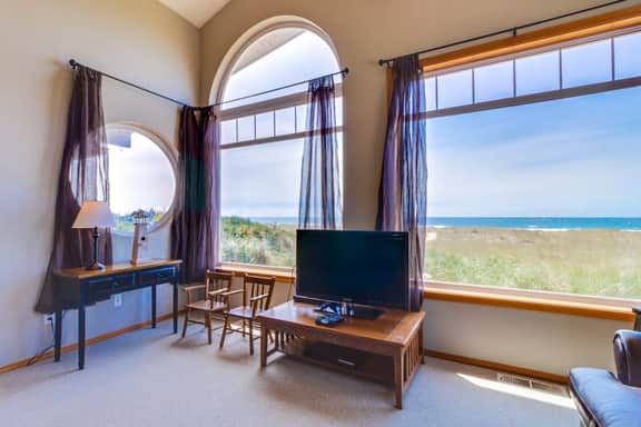 Updated Oceanfront Home with Lovely Pacific Views and Pool Table