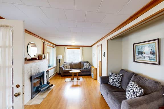 Vintage Style Home with Easy Beach Access Dog friendly