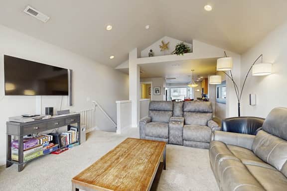 Dog friendly beach condo in a great location for exploring Rockaway Beach