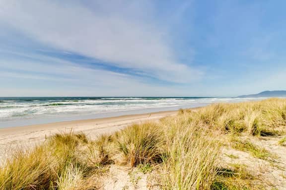 Dog friendly beach condo in a great location for exploring Rockaway Beach
