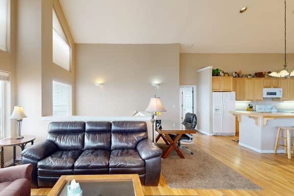 Beautiful home on the ocean with beach views deck bbq WiFi and streaming