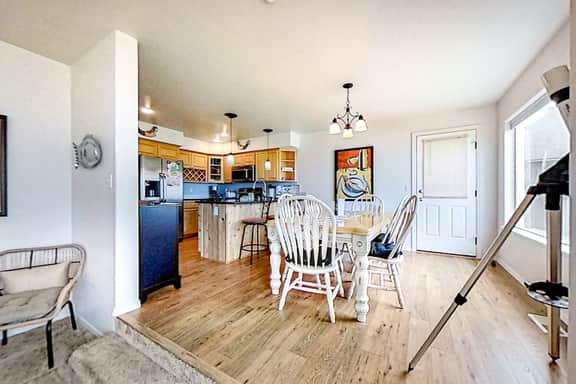 Two Story Dog Friendly Oceanfront Home with Free WiFi and Gas Fireplace
