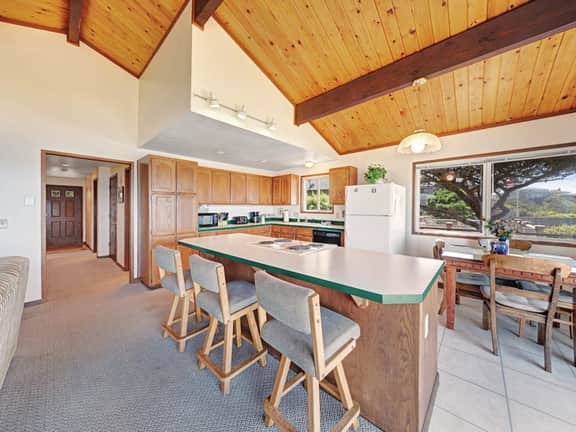 Charming Oceanfront Home with Nearby Beach Access and Amazing Ocean Views