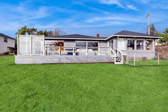 Cozy Oceanview Cottage in Great Location Close to Beach - Image 2