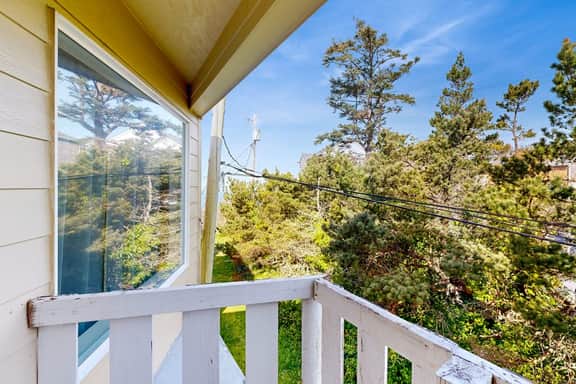 Sandstone Point Condo Only a Few Blocks to the Beach Dogs Welcome