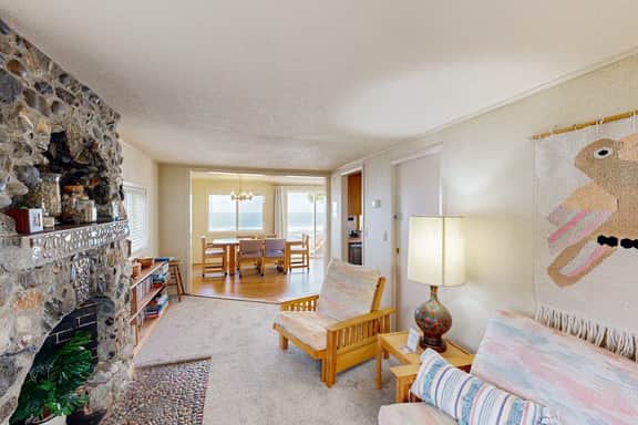 Oceanfront dog friendly home with 180 degree view deck and great location