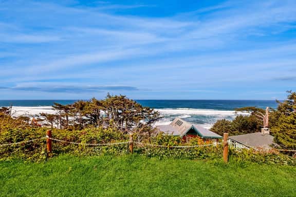 Lower Level Studio with Ocean Views and Easy Beach Access Dog Friendly