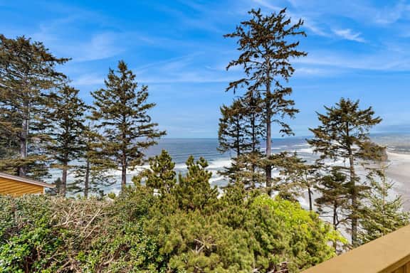 Dog Friendly Home with Private Hot Tub and Views of Proposal Rock and the Ocean