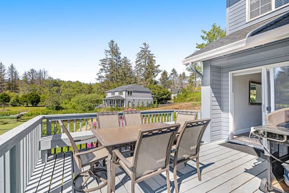 Charming Lakefront Home with Private Hot Tub and High Speed WiFi