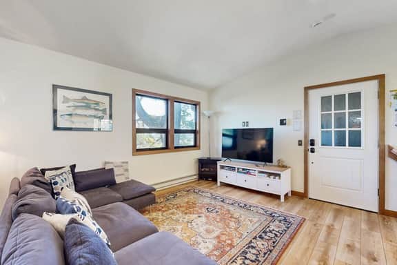 Bay view dog friendly home with a pool table and children s items