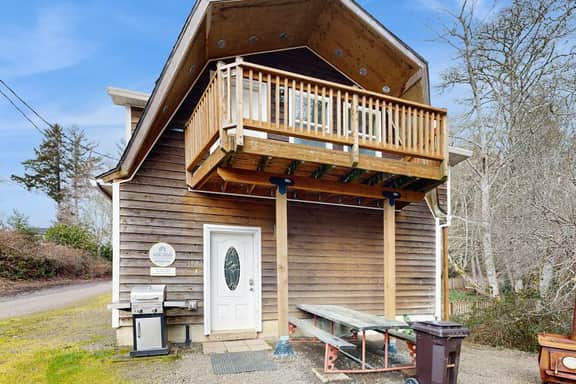 Cozy cabin with fireplace and WiFi fishing and boats welcome dog friendly - Image 2