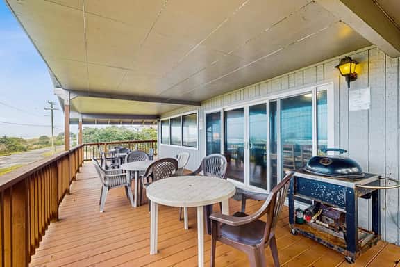 Dog Friendly Oceanfront House with Ocean Views Walk to Beach