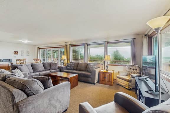 Dog Friendly Oceanfront House with Ocean Views Walk to Beach