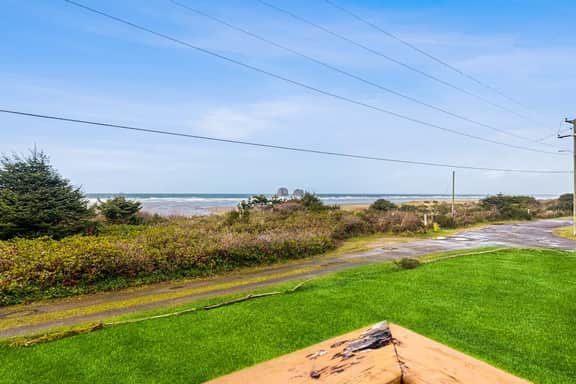 Dog Friendly Oceanfront House with Ocean Views Walk to Beach