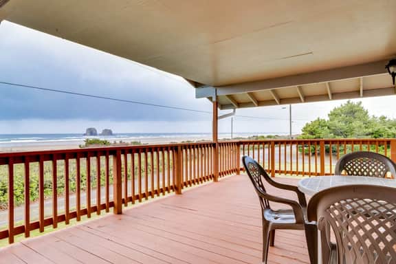 Dog Friendly Oceanfront House with Ocean Views Walk to Beach