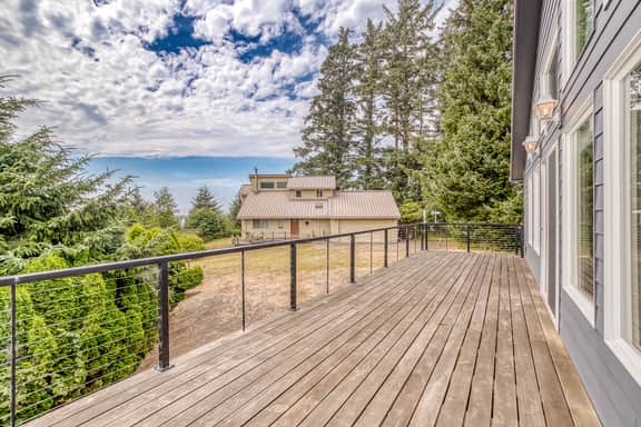 Beach Swagger | Bay Views & Coastal Escape