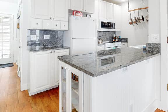 Dog friendly condo with ocean views private balcony and great location - Image 4