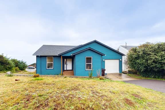 Spacious retreat with beautiful ocean views dog friendly with WiFi patio - Image 2