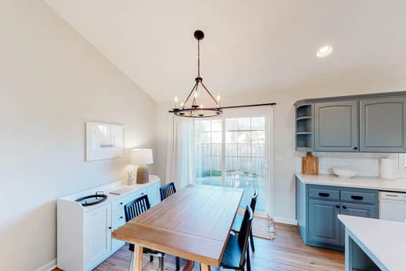 Family Friendly Beach Home with High Speed WiFi Gas Fireplace and Washer Dryer - Image 4