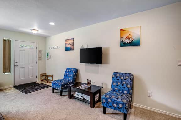 Wonderful duplex with central AC 2 washer dryers 1 minute walk to beach - Image 4