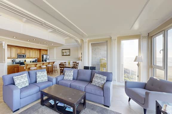 Gorgeous oceanfront condo with great views and beach access - Image 5